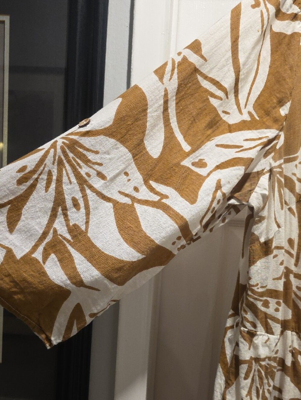 Mlle Gabrielle White & Tan Floral Button-Front Midi Dress - Picture 3 of 6